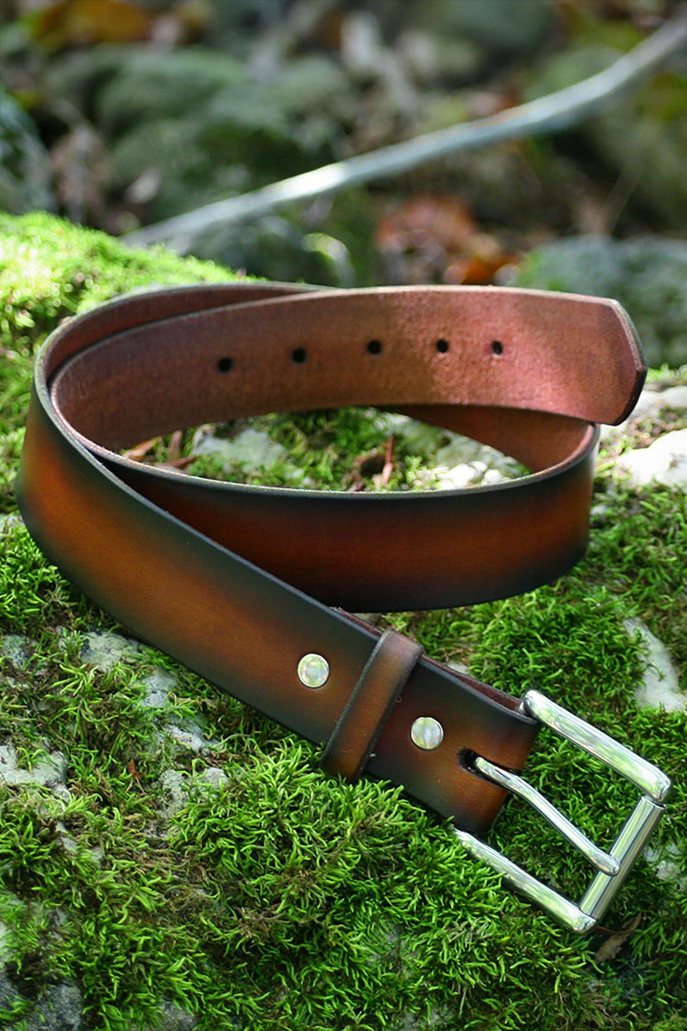 A beauty full grain leather belt with a custom dye method