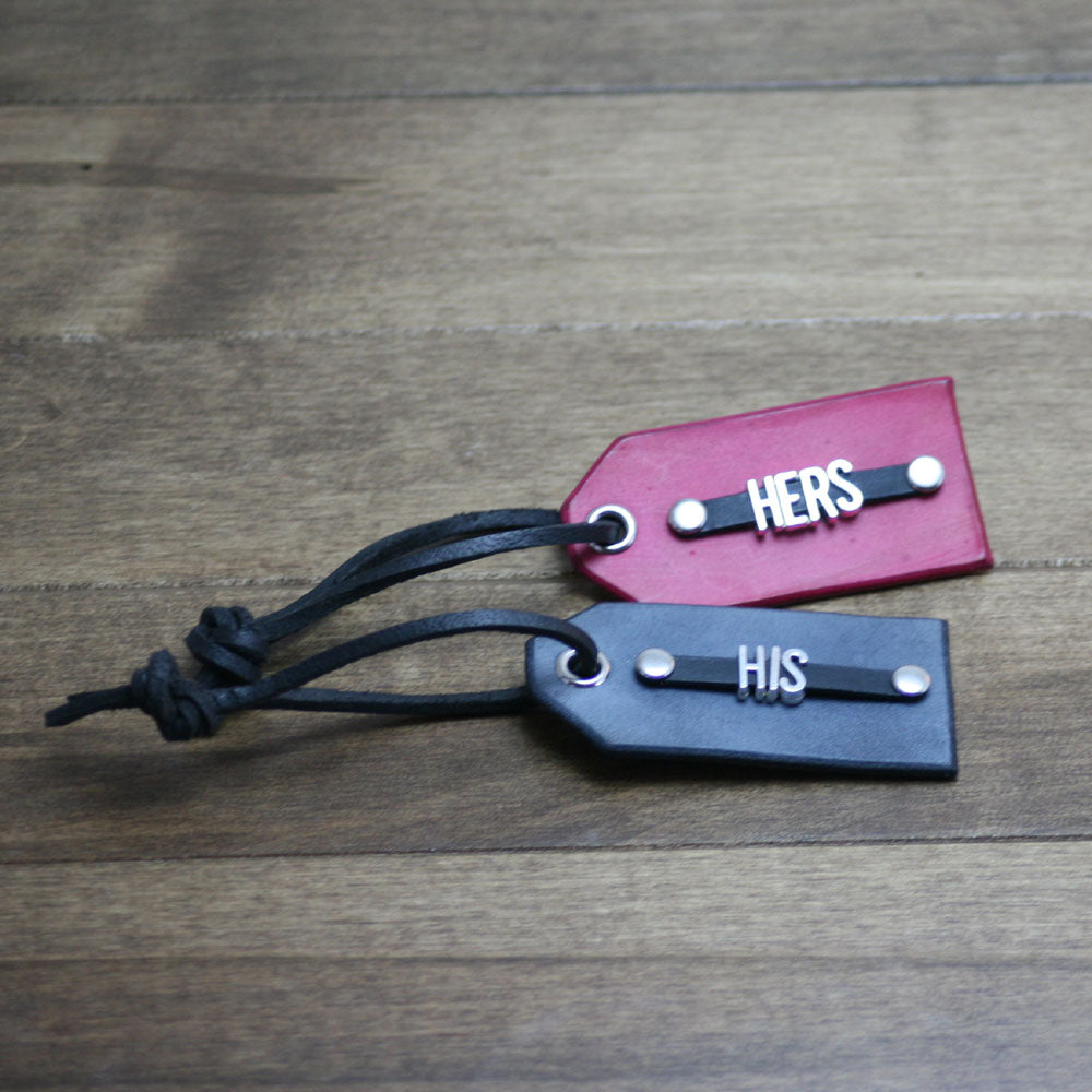 Luggage tags with metal font